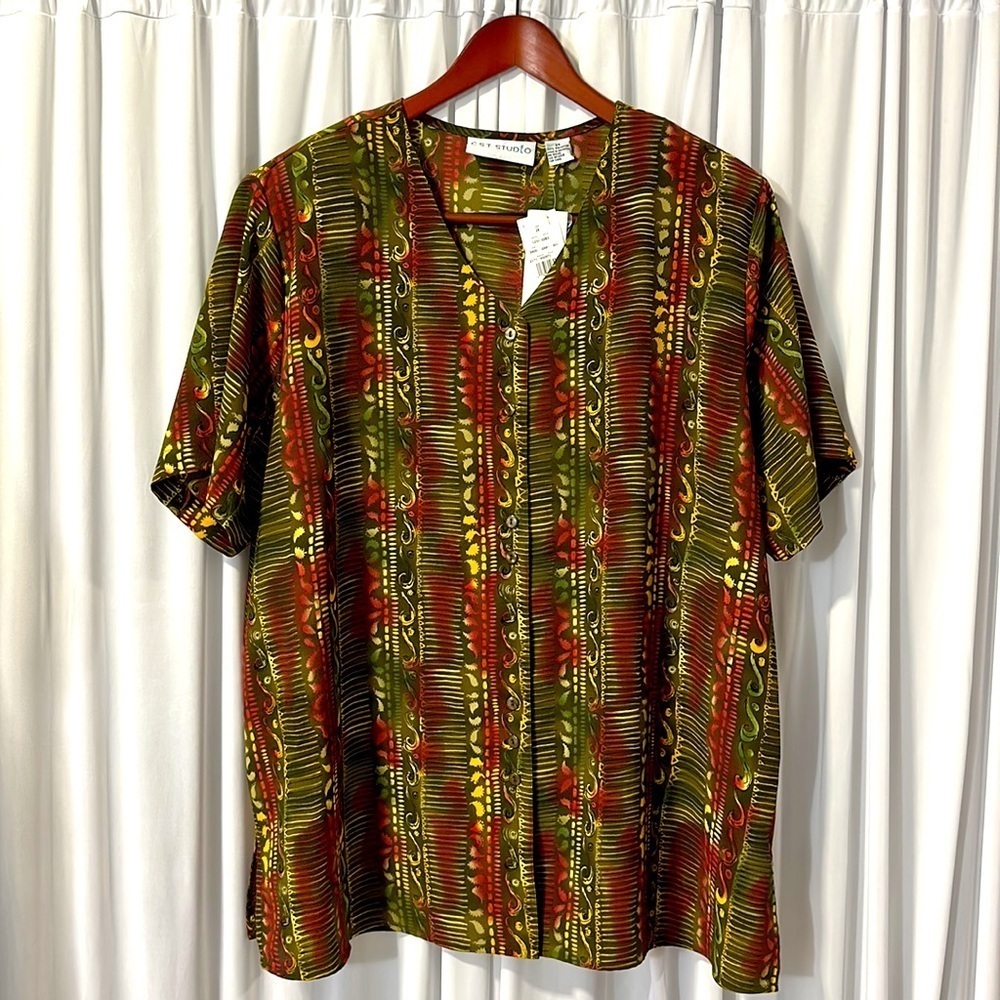 31. NWT C.S.T Studio Size 2X V-Neck Blouse